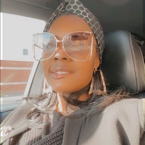 Meet your Posher, Nell